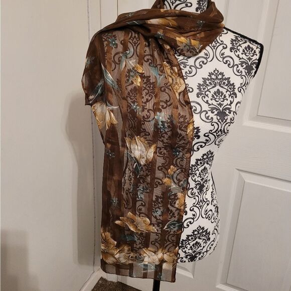 Jaclyn Smith Brown Floral scarf made in Italy - Picture 1 of 6